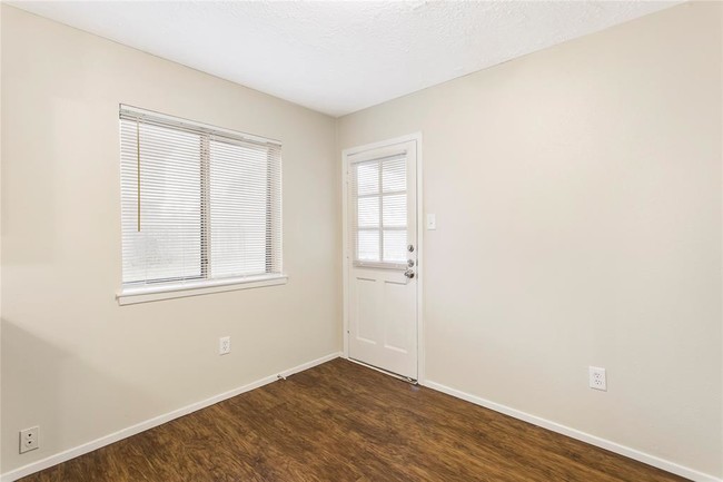 Building Photo - 2323 Grindstone Ln