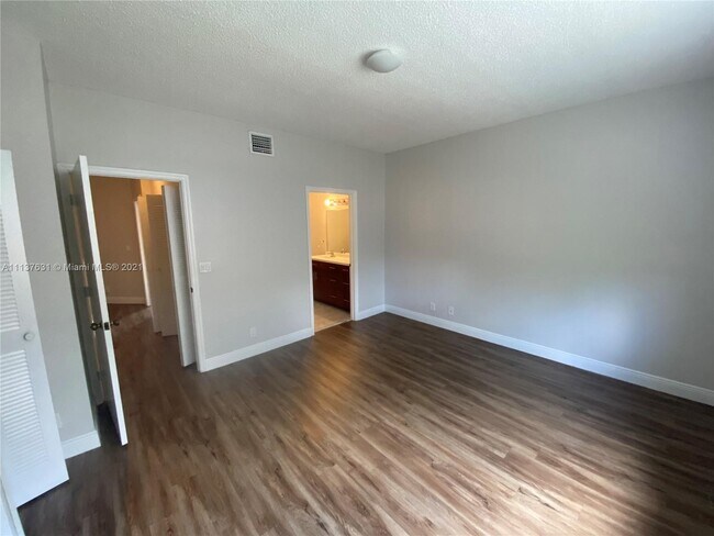 Building Photo - 1575 Veracruz Ln