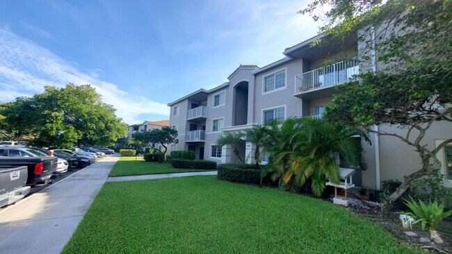 Building Photo - 5011 Wiles Rd