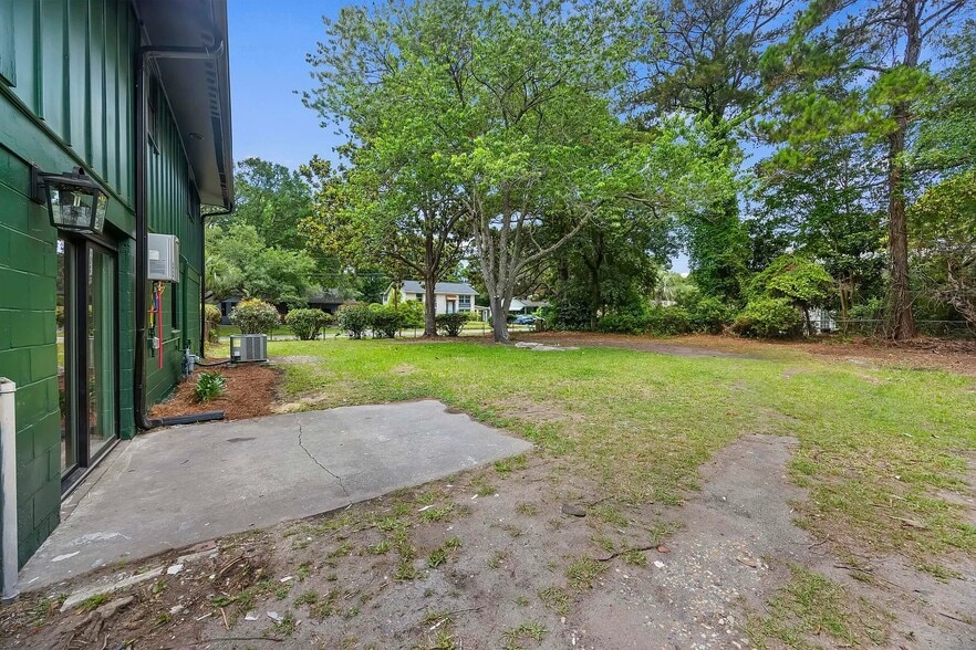 Building Photo - 1411 Westway Dr