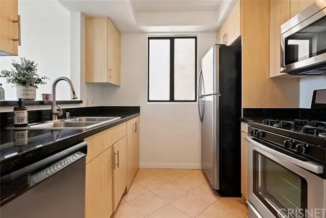 Building Photo - 7826 Topanga Canyon Blvd