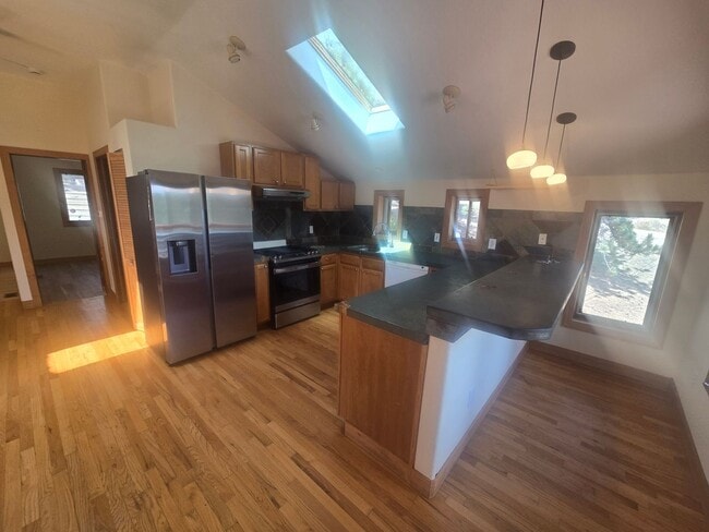 Building Photo - 229 Crestwood Ct