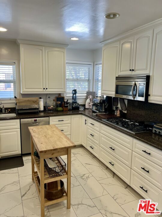 Building Photo - 8404 Newlin Ave