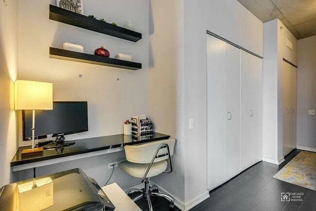 Building Photo - 659 W Randolph St