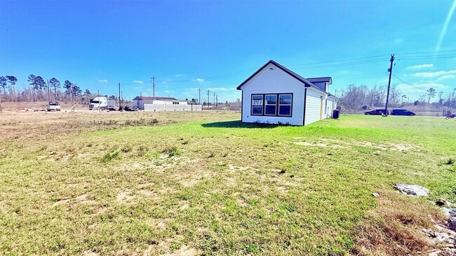 Building Photo - 7018-5914 02