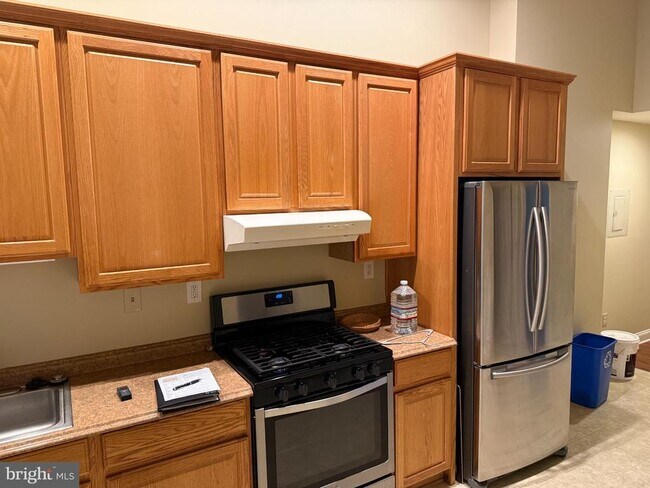 Building Photo - 15 W Central Ave