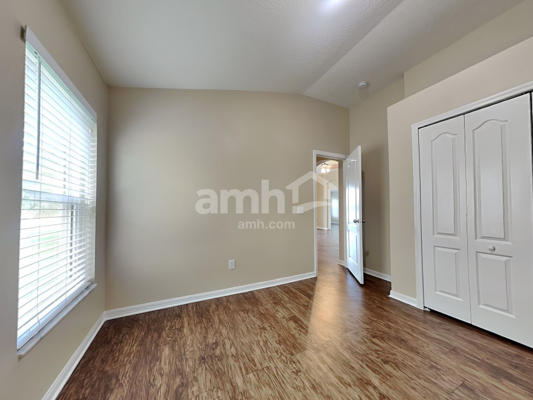 Building Photo - 4214 Hartford Lake Dr