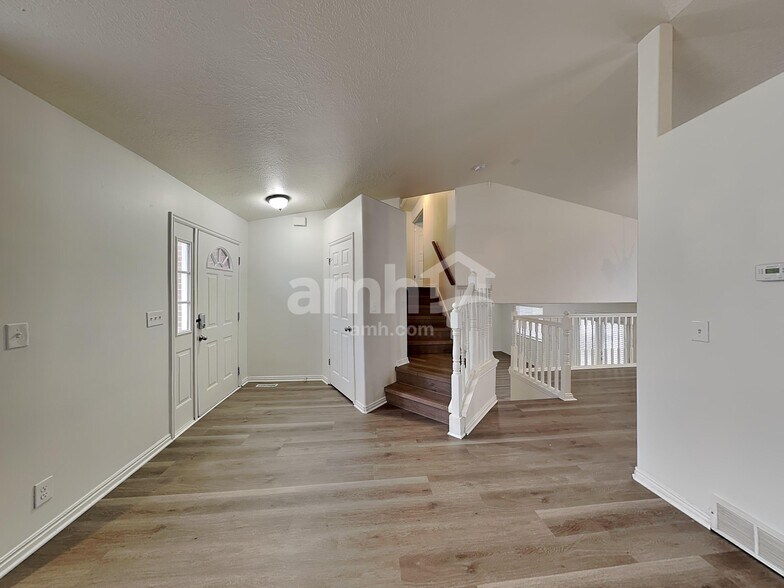 Building Photo - 4419 S 2750 W