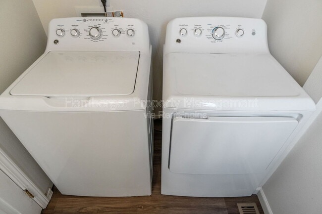 Building Photo - 2316 N Wilbur Rd