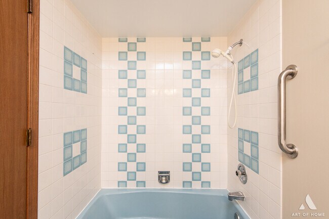 Building Photo - 7405 Tiffany Dr