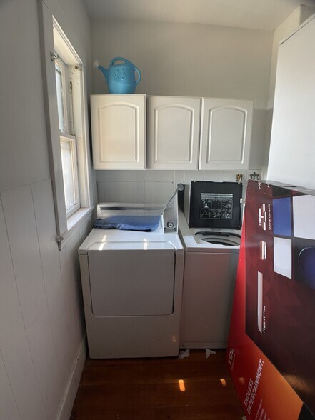 Building Photo - 835 Fellsway