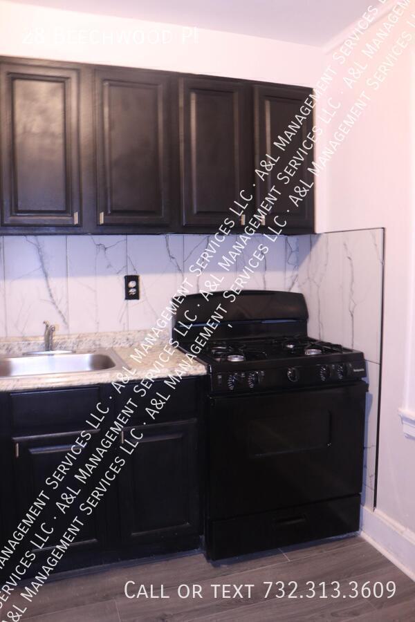 Building Photo - 28 Beechwood Pl