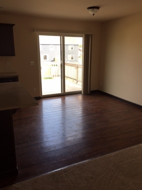 Building Photo - Spacious Townhouse for rent with No maintenance responsibilities!!
