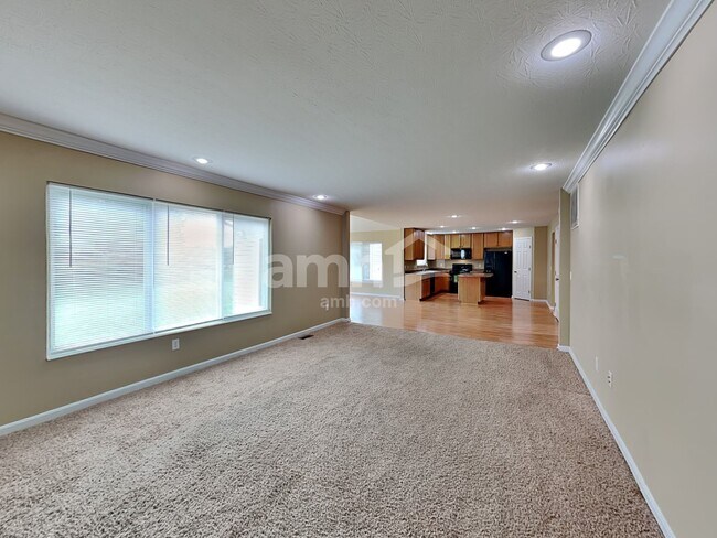 Building Photo - 6607 Thistle Grove