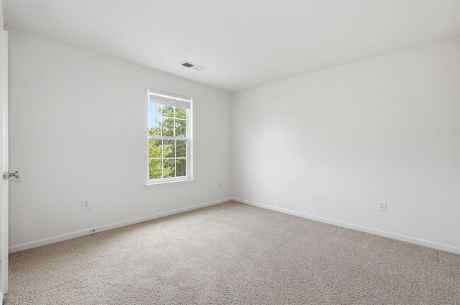 Building Photo - 20 Houser Dr