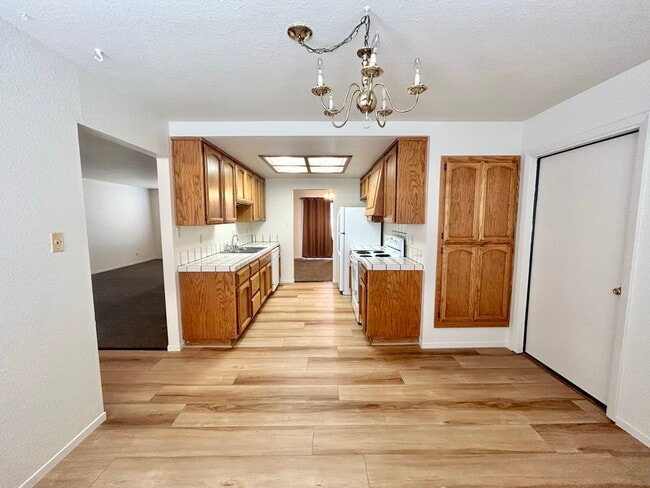 Building Photo - 1584 Johnson Ln