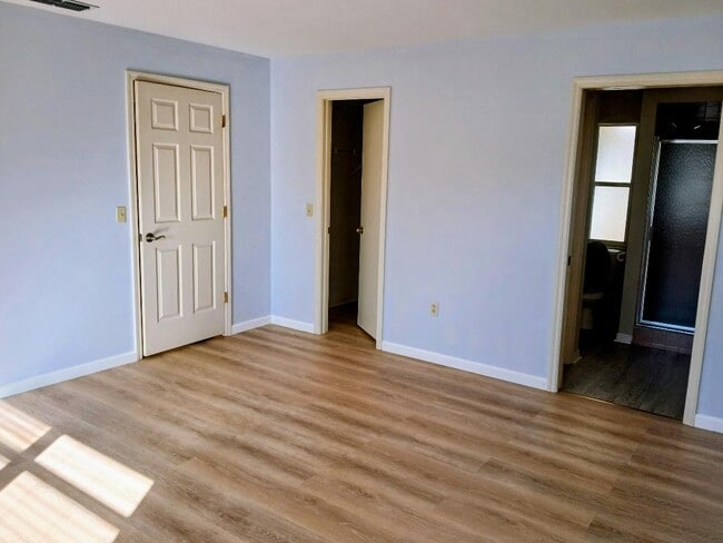 Building Photo - 301 Woodland Trl