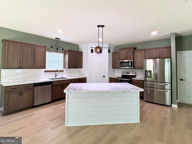 Building Photo - 164 Ashwood Cir