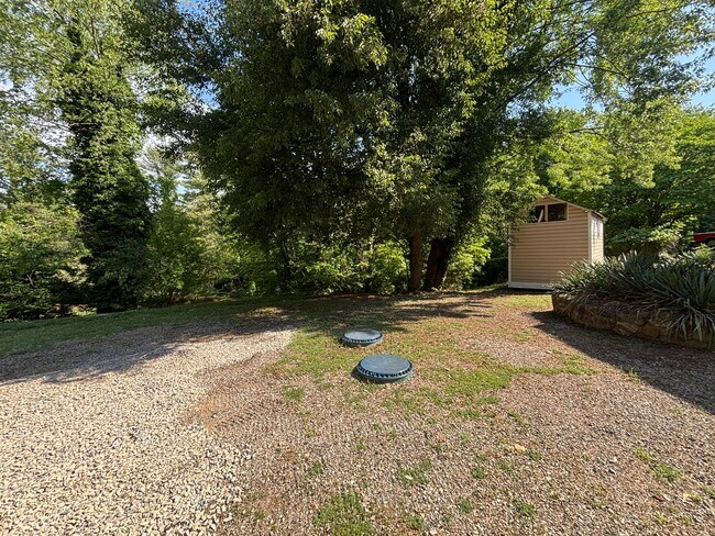 Building Photo - 3479 Overbrook Dr