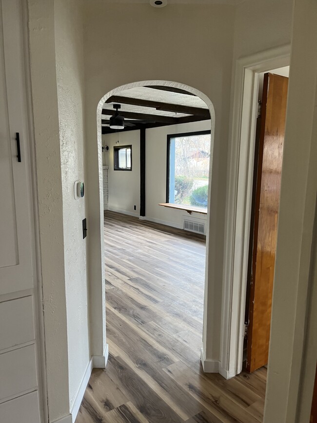 Building Photo - 4909 W Alamosa St