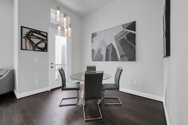 Building Photo - 2116 Oatfield Dr