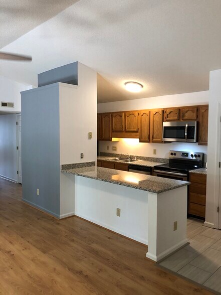 Building Photo - 3701 Cotswold Ter