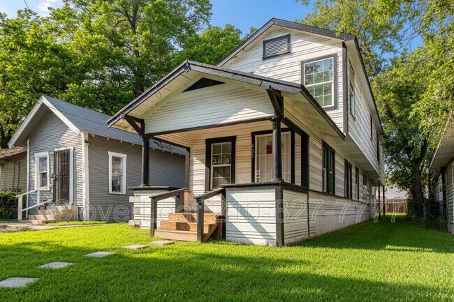 Building Photo - 631 Potomac St