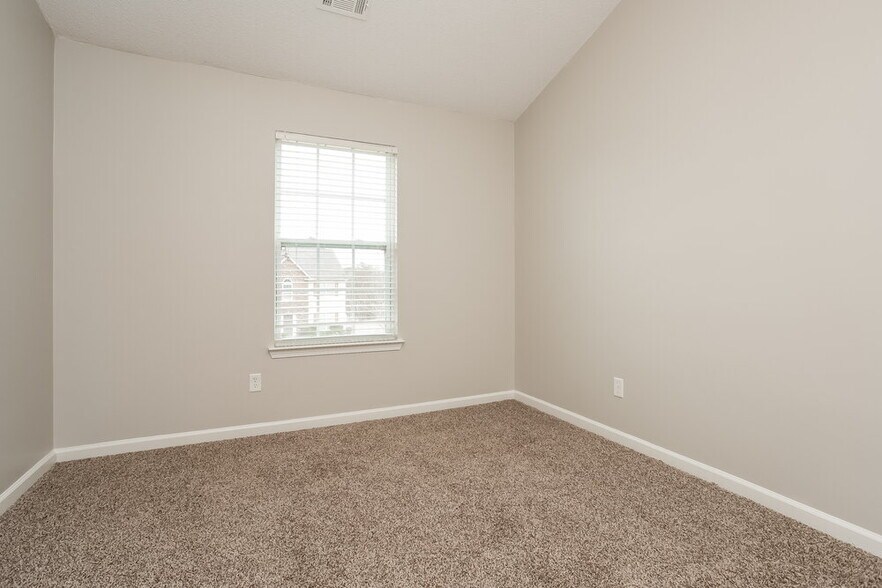 Building Photo - 570 Tuscan Cove