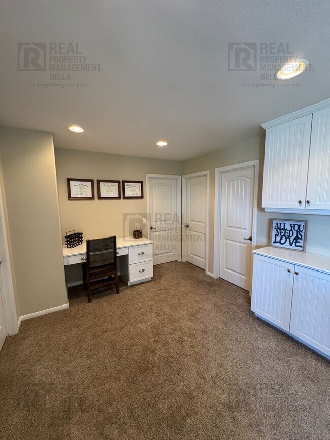 Building Photo - Resort-Style Living in Spencer’s Crossing ...