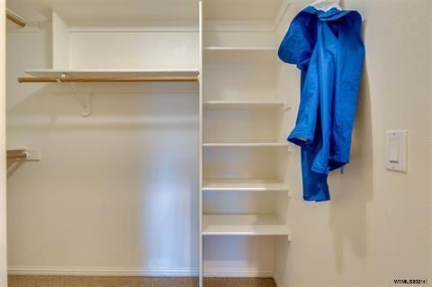 Building Photo - 537 SE Oak Grove Ave