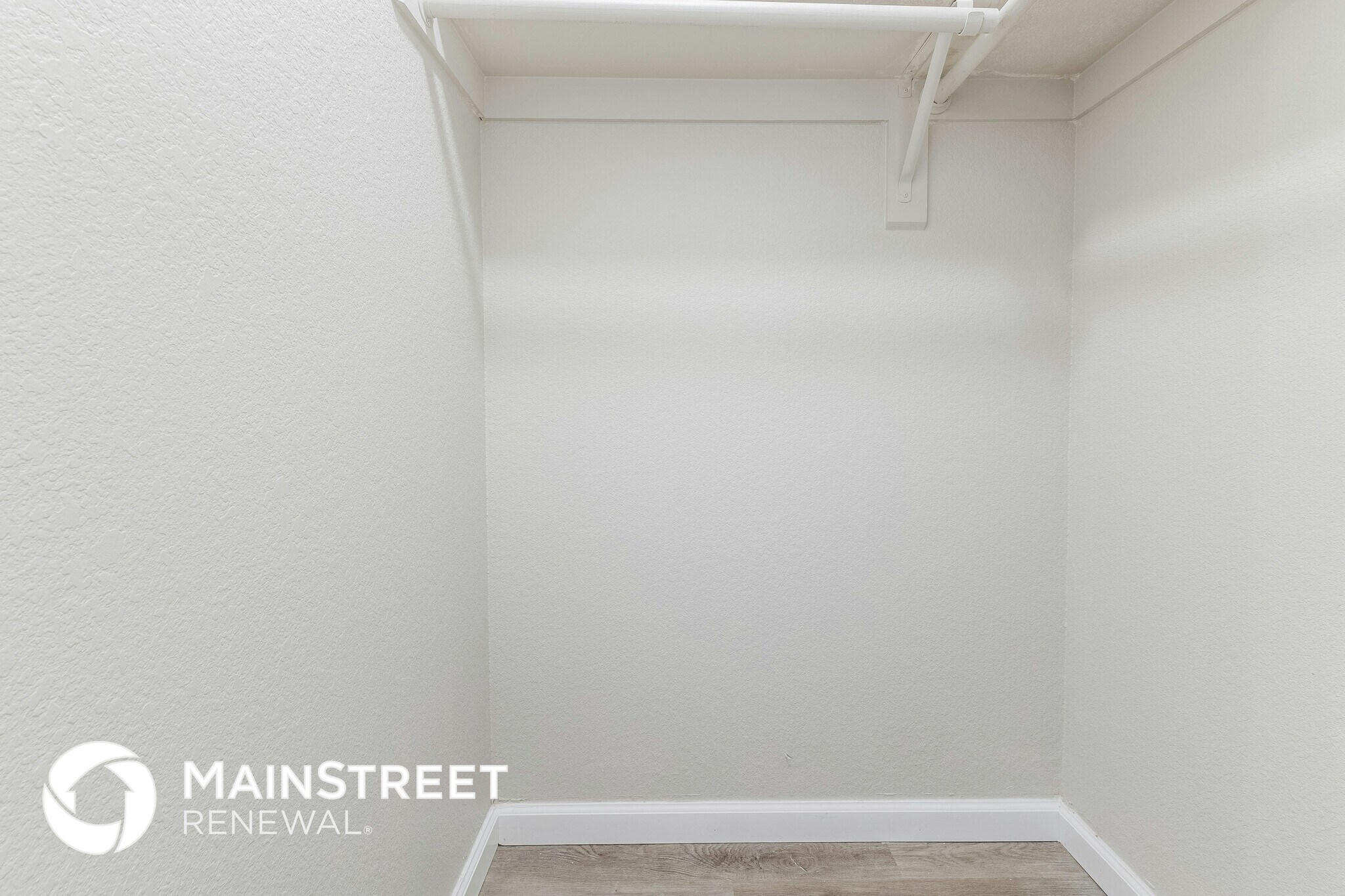 Building Photo - 9008 W Yale St