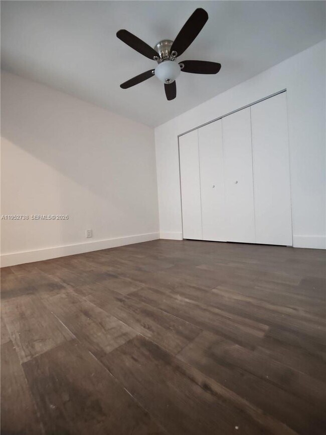 Building Photo - 5201 SW 31st Ave