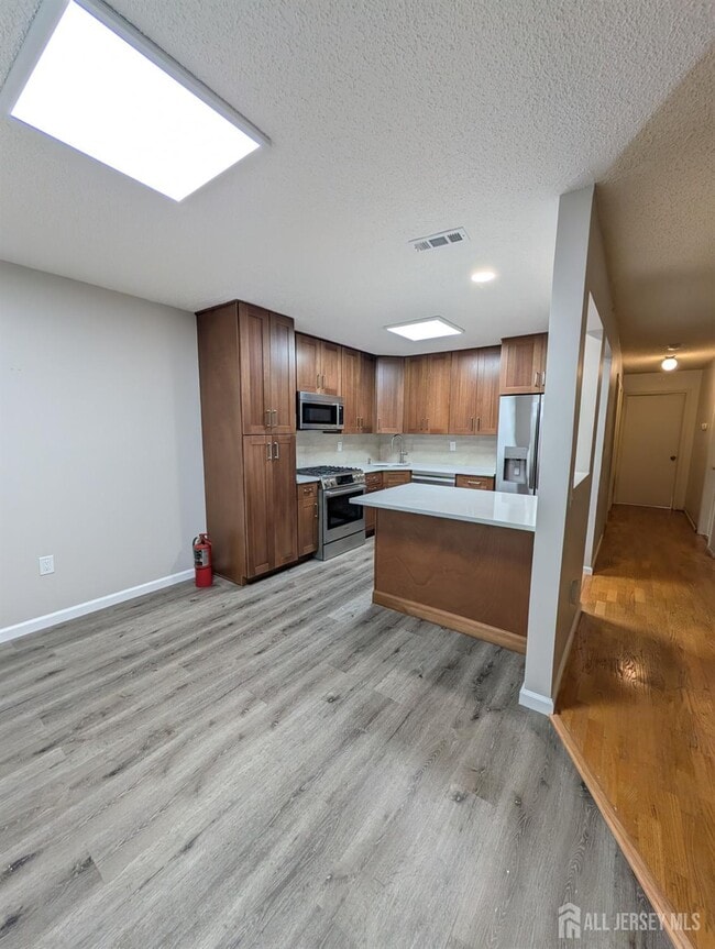 Building Photo - 381 Lancaster Ct