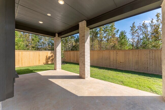 Building Photo - 26383 Golden Pass Lp