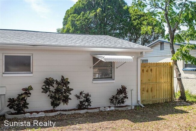 Building Photo - 4520 Blanche St