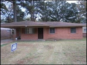 Building Photo - 6609 Verbena Dr