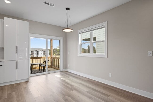 Building Photo - Stylish & Spacious Home in Prime Durham Location – Modern Living with Comfort & Convenience