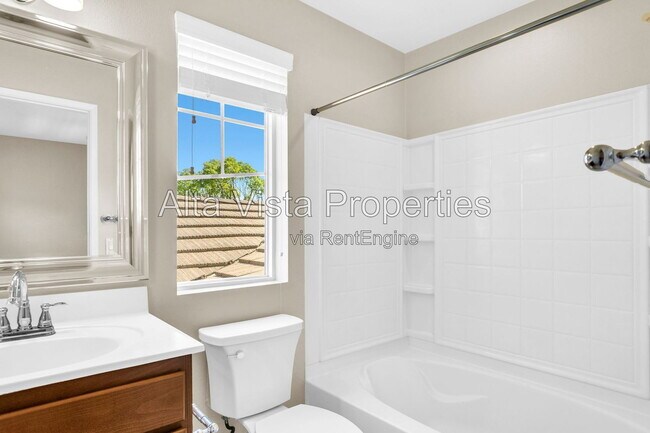 Building Photo - 16916 Hutchins Landing