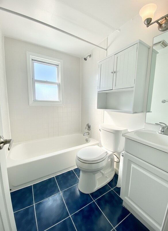 Building Photo - 18 Irving Rd