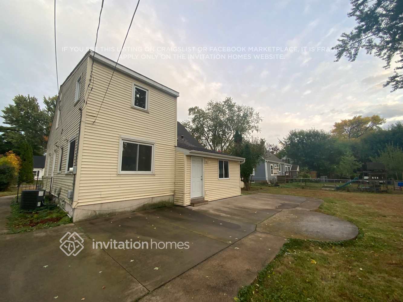 Building Photo - 6726 4th Ave S