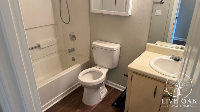 Building Photo - ENJOY A $500 MOVE-IN CREDIT WHEN YOU LEASE TODAY!**