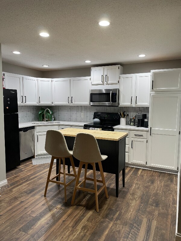 Building Photo - 2160 Ridge Dr