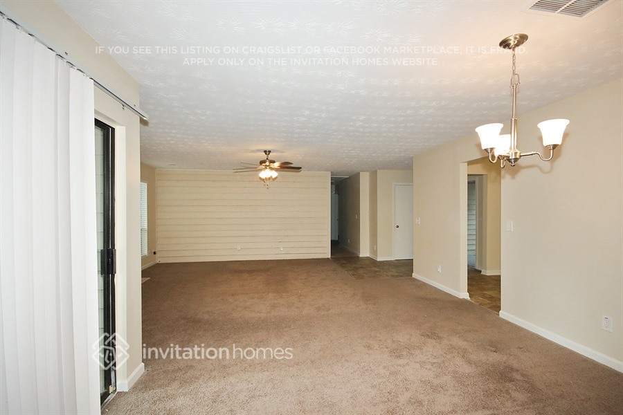 Building Photo - 1163 Sandalwood Dr