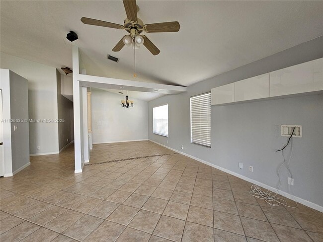 Building Photo - 743 SW 190th Ave