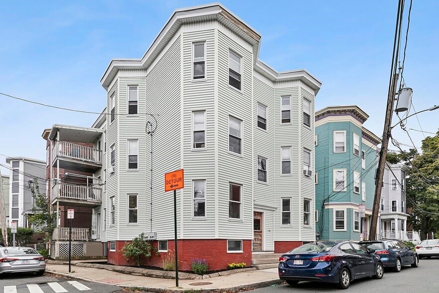 Primary Photo - 34 Calvin St
