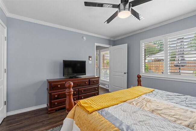 Building Photo - 226 Claris Ln