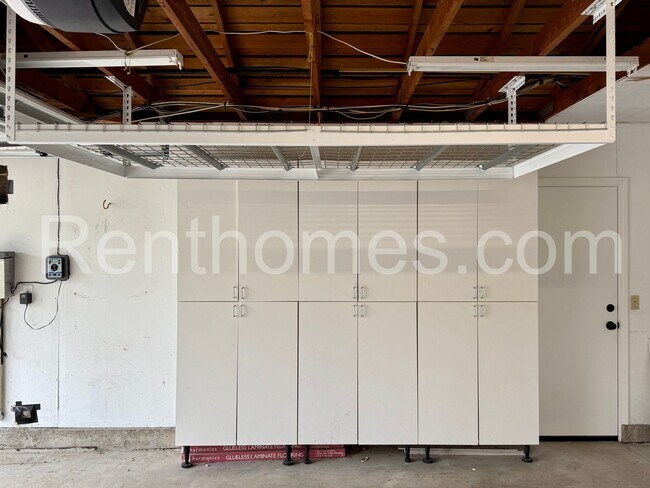 Building Photo - 11339 Red Cedar Ln