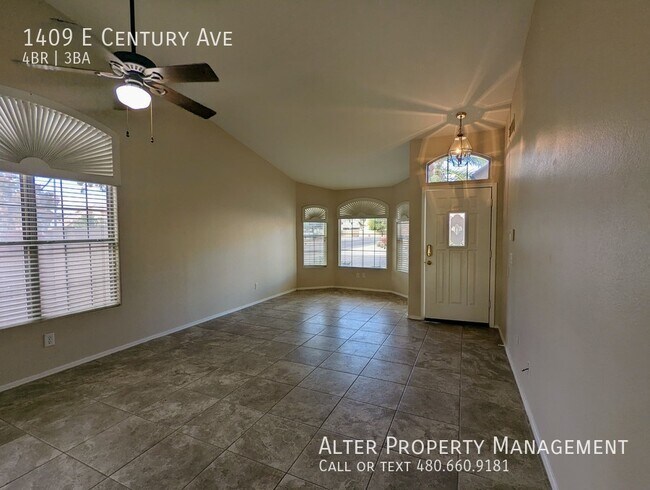 Building Photo - 4 Bedroom 2.5 Bath with Pool in Gilbert