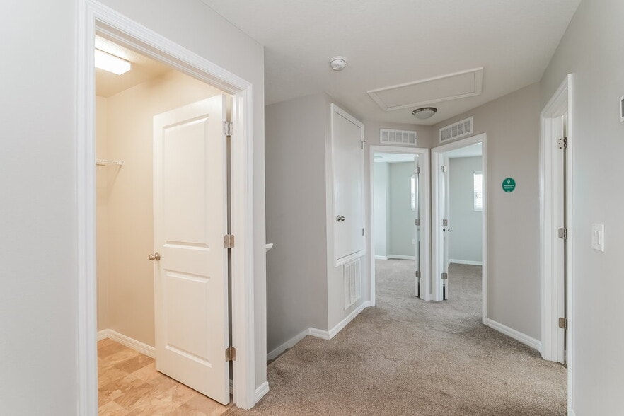 Building Photo - 10635 Laguna Plains Dr