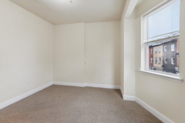 Building Photo - 1733 N Gratz St